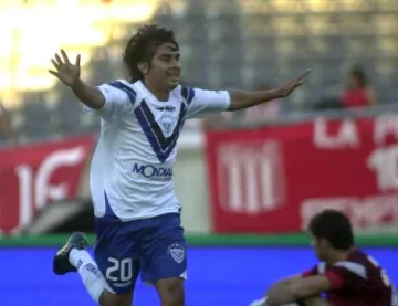 Vélez derrotó a Estudiantes y es puntero Vélez derrotó a Estudiantes y es puntero