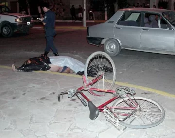Chocan y matan a un ciclista Chocan y matan a un ciclista