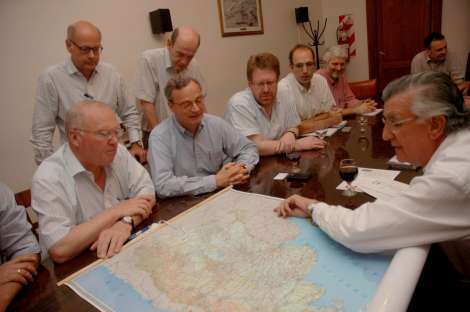 Empresarios mineros alemanes, junto a Gioja Empresarios mineros alemanes, junto a Gioja