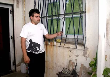 Saquean 3 casas Saquean 3 casas