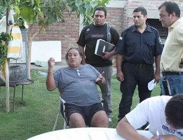 Una banda armada asaltó a una familia para robarle $53.000 Una banda armada asaltó a una familia para robarle $53.000