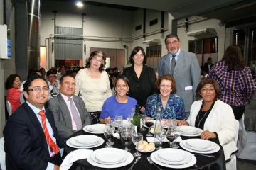 Cena de bienvenida e integración Cena de bienvenida e integración