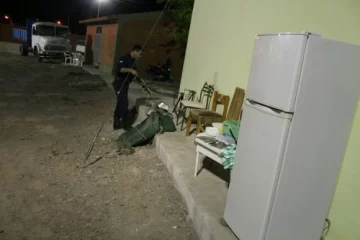 Saqueaban en un camión. Saqueaban en un camión.