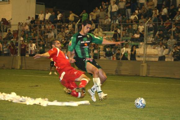 Movió la estantería Movió la estantería