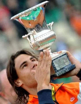 Nadal superó a Djokovic y se consagró en Roma Nadal superó a Djokovic y se consagró en Roma