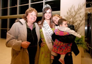 “Voy aprovechar mi reinado para ayudar a los niños” “Voy aprovechar mi reinado para ayudar a los niños”