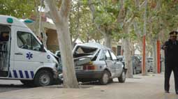Grave accidente con ambulancia: Varios heridos Grave accidente con ambulancia: Varios heridos