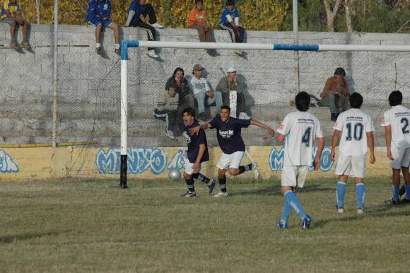A puro alarido, sube la ilusión A puro alarido, sube la ilusión