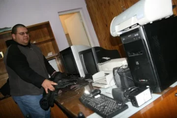 Roban y dejan el botín. Roban y dejan el botín.