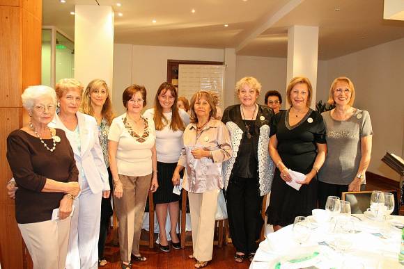 Té en ayuda del recién nacido Té en ayuda del recién nacido