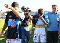 Vélez continúa peleando la cima del campeonato Vélez continúa peleando la cima del campeonato