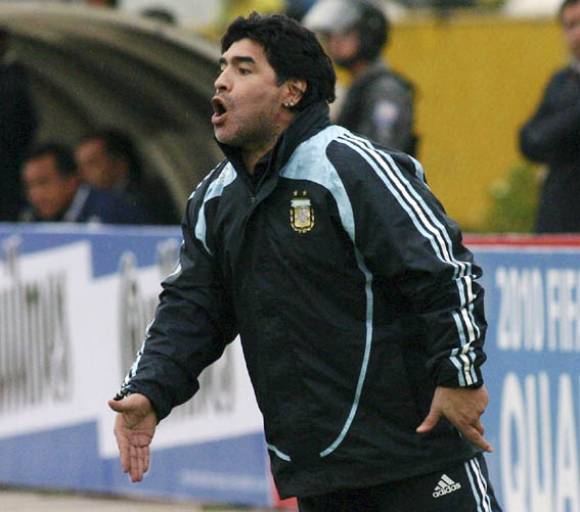 Maradona: “Ecuador no hizo nada, pero se llevó un regalo del fútbol” Maradona: “Ecuador no hizo nada, pero se llevó un regalo del fútbol”