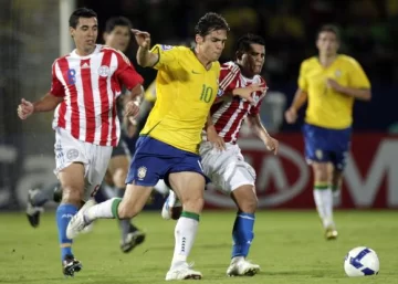 <b>Brasil le ganó a Paraguay y es líder</b> <b>Brasil le ganó a Paraguay y es líder</b>