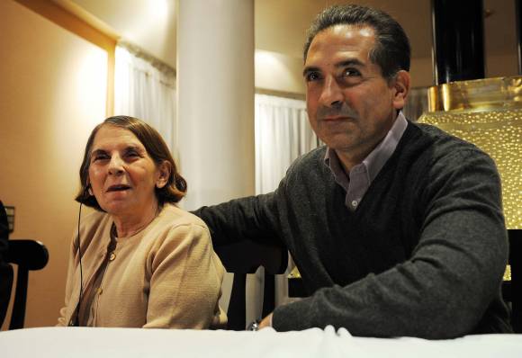 En el país, Hilda Molina ya se reunió con familiares En el país, Hilda Molina ya se reunió con familiares