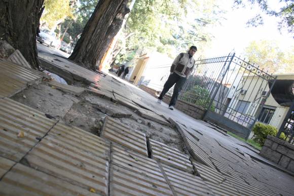 Capital arreglará las veredas y los vecinos deberán pagarlo Capital arreglará las veredas y los vecinos deberán pagarlo