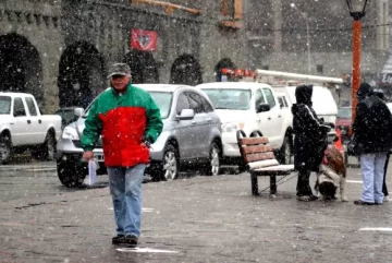 1.500 camiones sin salir por la nieve 1.500 camiones sin salir por la nieve