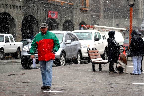 1.500 camiones sin salir por la nieve 1.500 camiones sin salir por la nieve