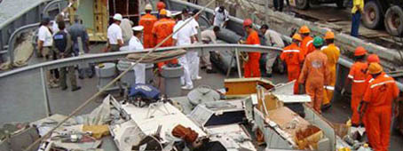 Llegó embarcación con 133 restos del Airbus Llegó embarcación con 133 restos del Airbus