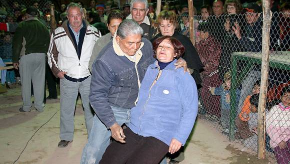 Exorcismo y curaciones en la fogata que hubo en Media Agua Exorcismo y curaciones en la fogata que hubo en Media Agua