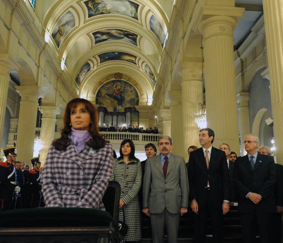 La Presidenta, en Tucumán por los actos centrales del 9 de Julio La Presidenta, en Tucumán por los actos centrales del 9 de Julio