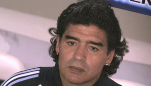 Diego Maradona irá a juicio oral por lesiones a una pareja Diego Maradona irá a juicio oral por lesiones a una pareja