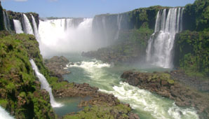 Las Cataratas del Iguazú compiten por ser una de las siete maravillas Las Cataratas del Iguazú compiten por ser una de las siete maravillas
