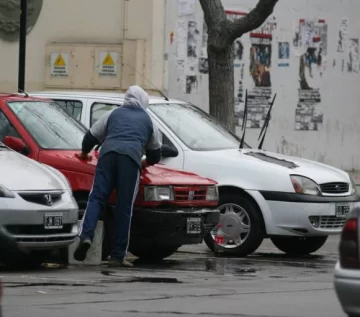 Desde el lunes se cobrará por estacionar en 10 cuadras más Desde el lunes se cobrará por estacionar en 10 cuadras más