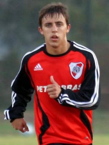 No utilizó a los tres que se irían No utilizó a los tres que se irían