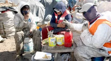 Basural: enterrarán alimentos para que la gente no los coma Basural: enterrarán alimentos para que la gente no los coma