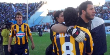 Rosario Central ganó en Córdoba y acaricia la permanencia en primera Rosario Central ganó en Córdoba y acaricia la permanencia en primera