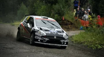 Kimmi volcó, pero en rally Kimmi volcó, pero en rally