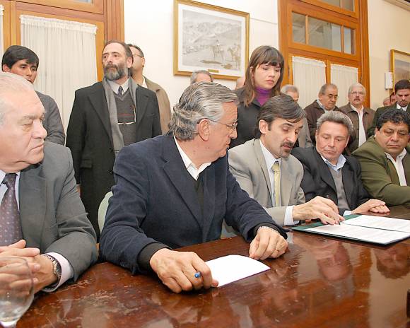Gioja instó a los sanjuaninos a defender la minería local Gioja instó a los sanjuaninos a defender la minería local