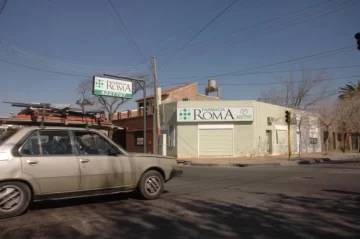 Cinco armados en una farmacia Cinco armados en una farmacia