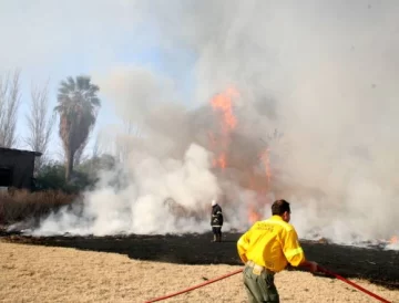 Fuego y daño en El Médano Fuego y daño en El Médano