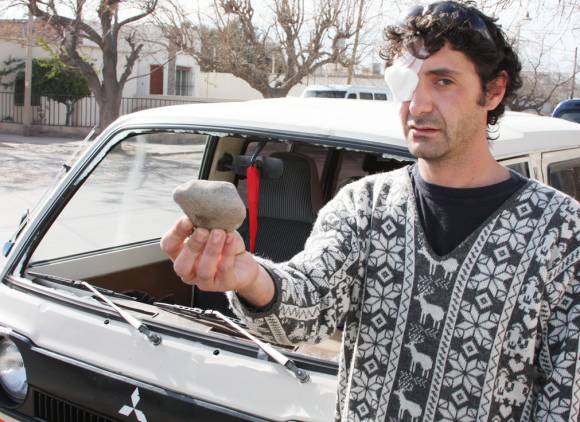 Casi lo peor por una piedra arrojada en la Circunvalación Casi lo peor por una piedra arrojada en la Circunvalación
