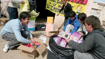 Caravana de choferes para llevar ayuda a 25 de Mayo Caravana de choferes para llevar ayuda a 25 de Mayo