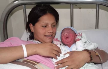 Parto en el asiento de un remís Parto en el asiento de un remís