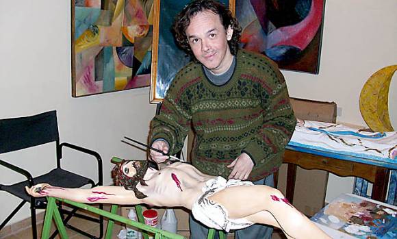 El Cristo que volvió a su iglesia como nuevo El Cristo que volvió a su iglesia como nuevo