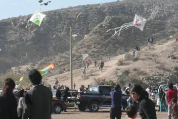 Guerra de colores en el Namuncurá Guerra de colores en el Namuncurá
