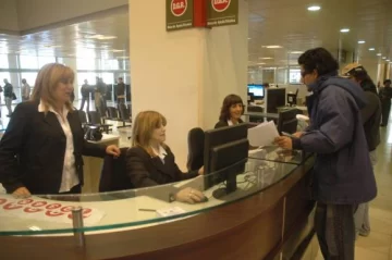 Rentas: el primer día en el Cívico, sin sobresaltos Rentas: el primer día en el Cívico, sin sobresaltos