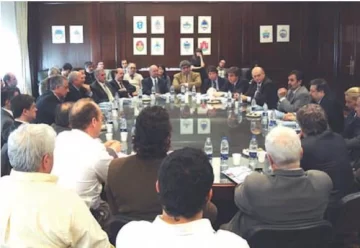 Una reunión para pedir mayor comunicación Una reunión para pedir mayor comunicación