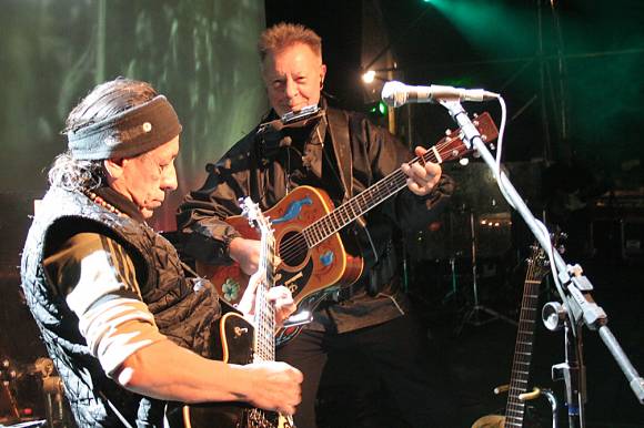 León Gieco, una polvareda y dos horas eléctricas León Gieco, una polvareda y dos horas eléctricas