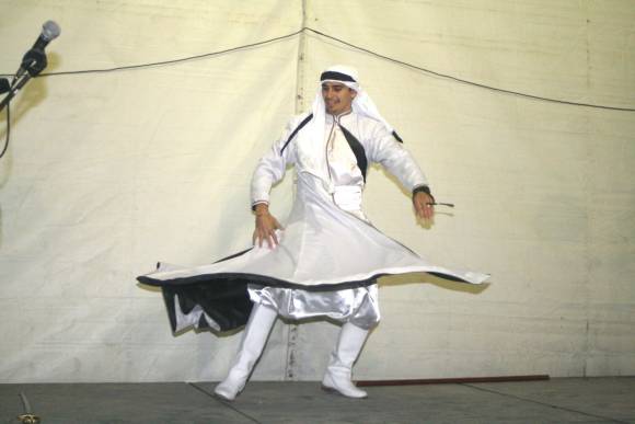 Un sable, un bastón y una gran emoción Un sable, un bastón y una gran emoción