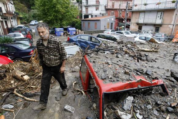 18 muertos por un temporal en Italia 18 muertos por un temporal en Italia