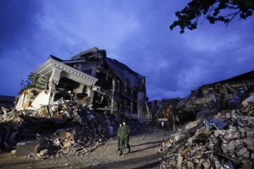 Serían más de tres mil los muertos por el terremoto en Sumatra Serían más de tres mil los muertos por el terremoto en Sumatra