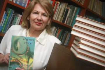 “Indudable espejo” “Indudable espejo”