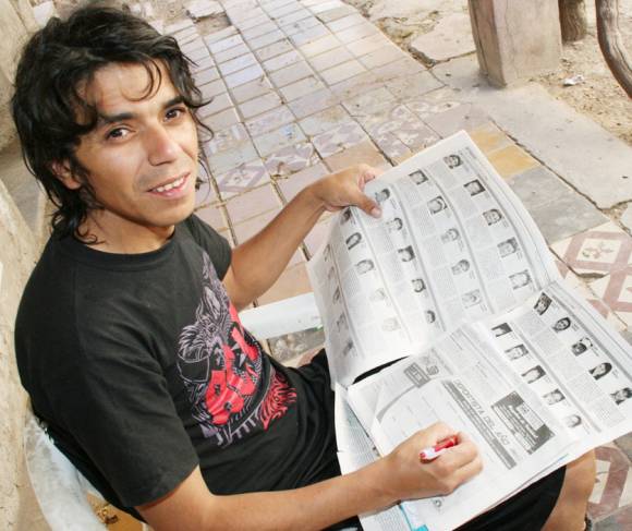 Un Grillo, wing y cantor Un Grillo, wing y cantor