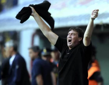 Falcioni quiere que Méndez siga jugando Falcioni quiere que Méndez siga jugando