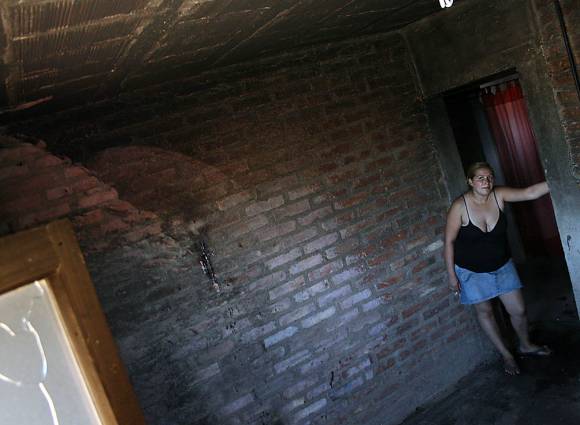 Una nena rescatada del fuego Una nena rescatada del fuego