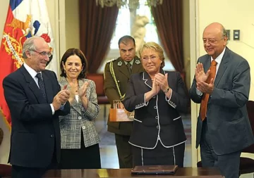 Bachelet busca pacto electoral Bachelet busca pacto electoral